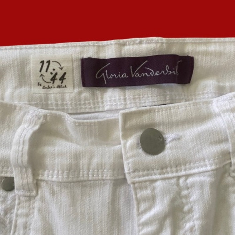 Upcycled White Denim Star Patch Fringe Hem Capris (8)
