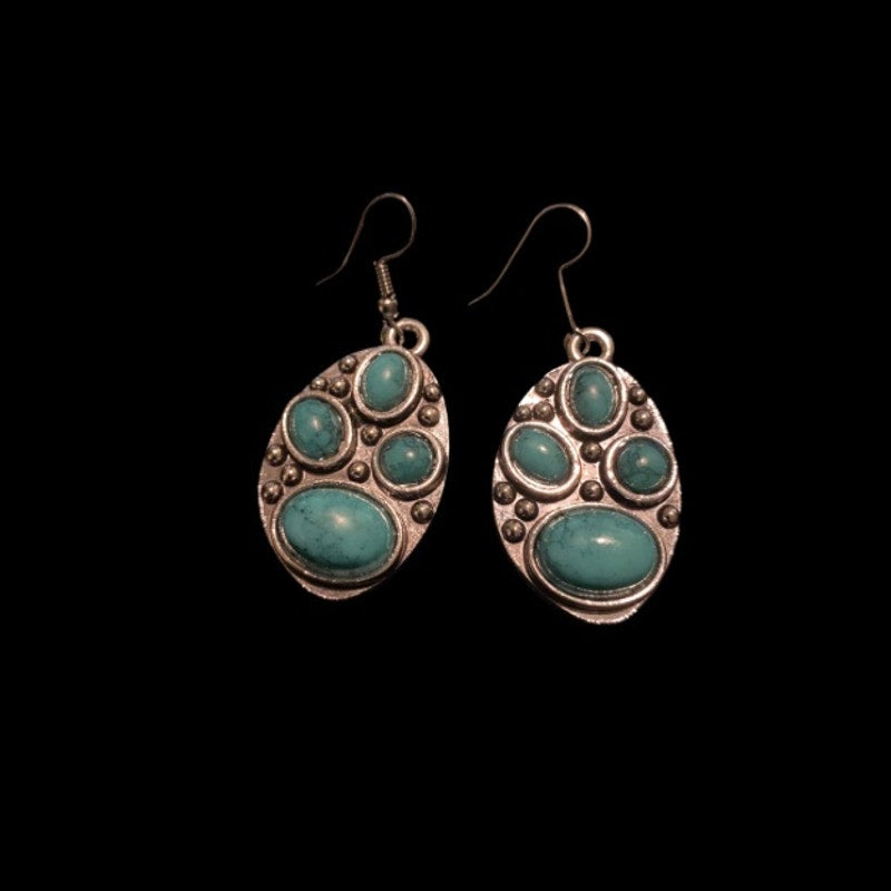 Southwestern Style Mock Turquoise Studded Silver Toned Abstract Oval Pendant Necklace and Earring Set