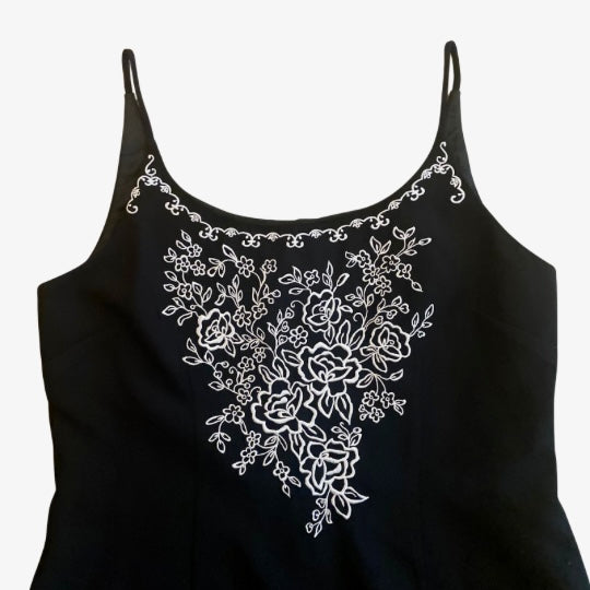 Vintage Black & White Embroidered Sheath Dress (12)
