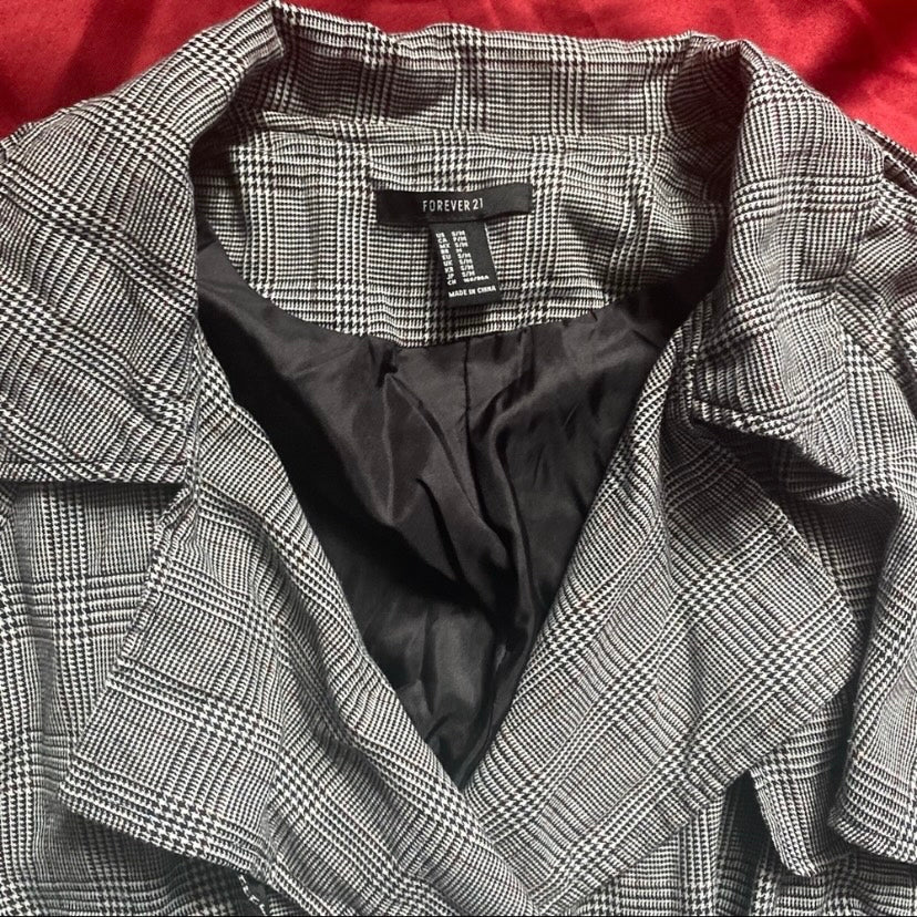 Fluttery Black & White Plaid Peplum Jacket (M)