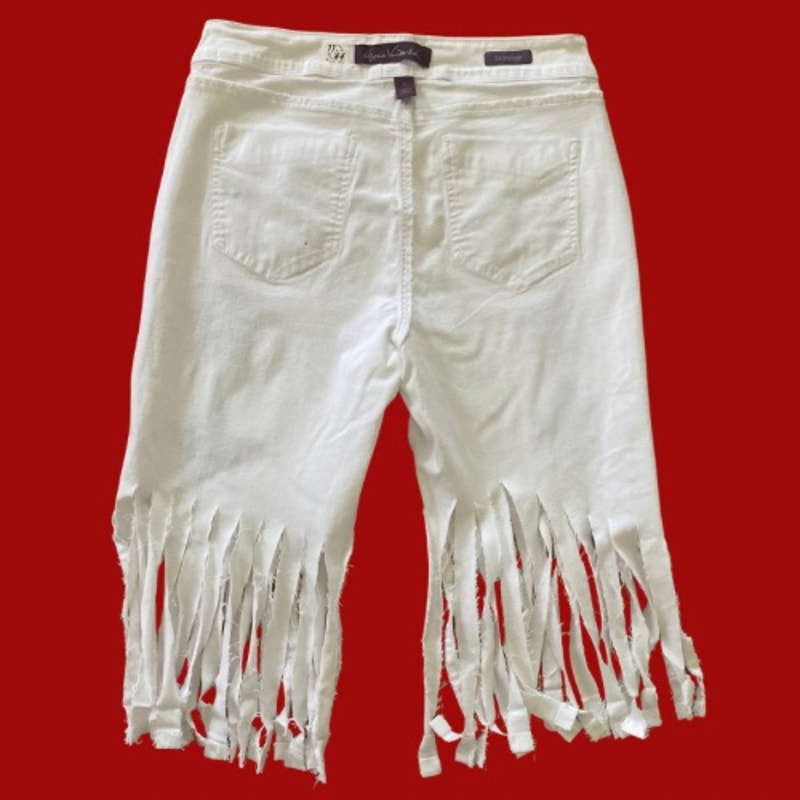Upcycled White Denim Star Patch Fringe Hem Capris (8)