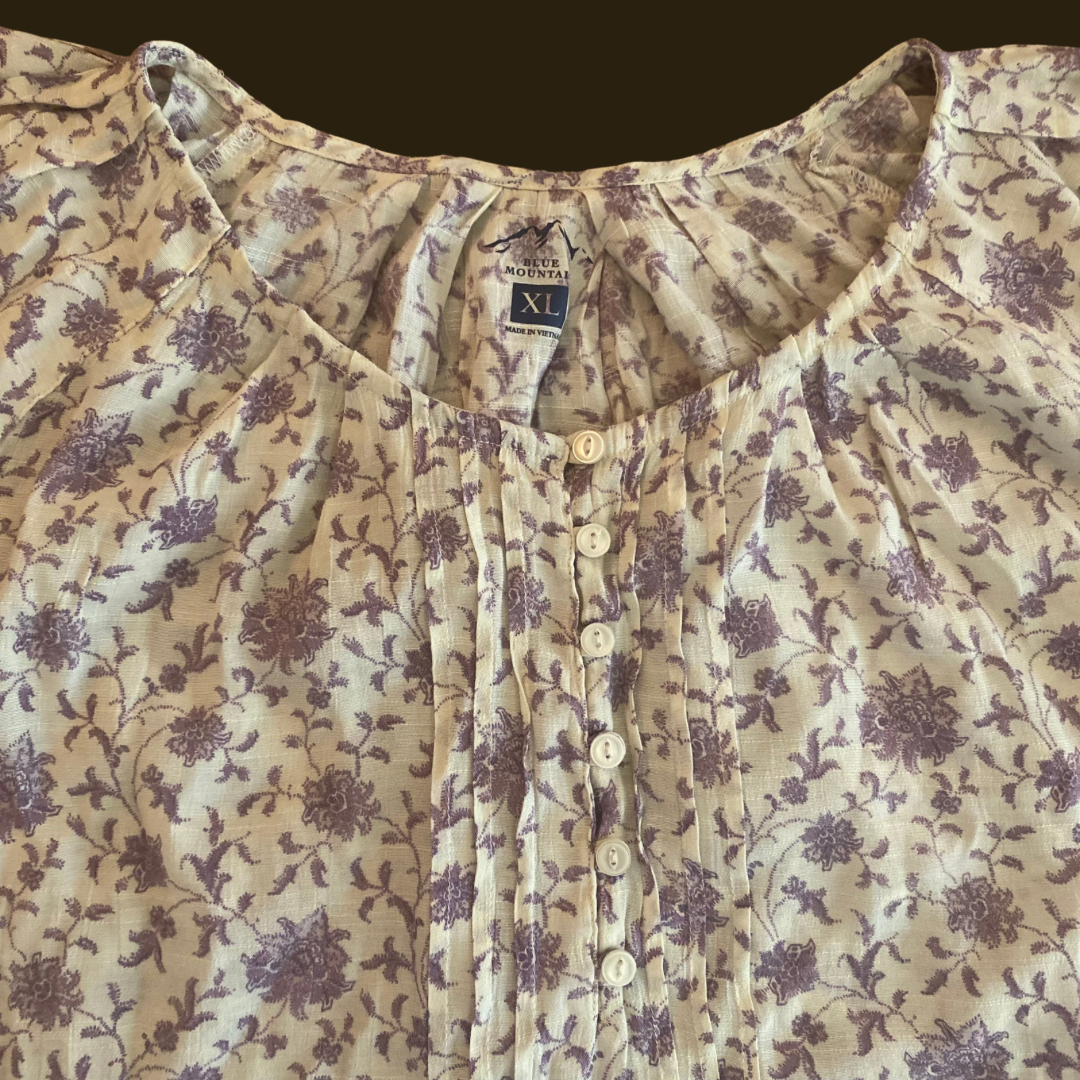 Cream and Purple Floral Print Short Sleeve Blouse (XL)