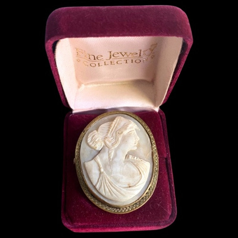 1910’s - 1920’s Antique Italian 18K Gold Shell Cameo Brooch