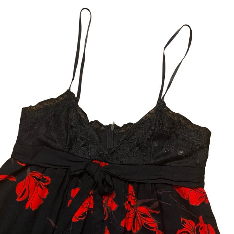 90’s Lacey Bust Black and Red Floral Babydoll Spaghetti Strap Dress (M)