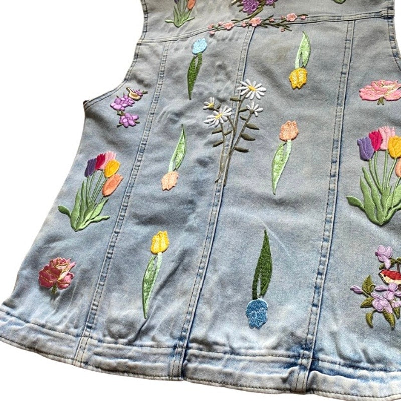 Upcycled Flower Garden Vintage Patch Embellished Sleeveless Acid Wash Jean Vest (M/L)