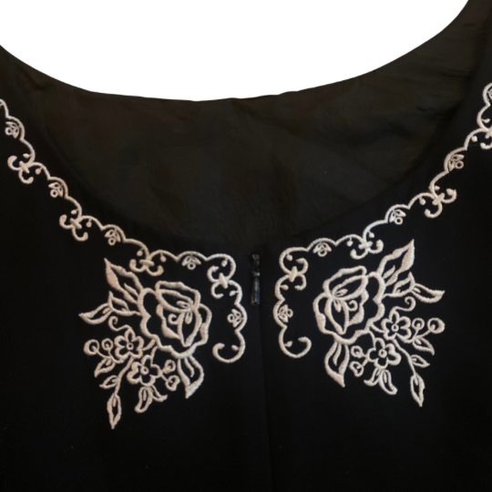 Vintage Black & White Embroidered Sheath Dress (12)