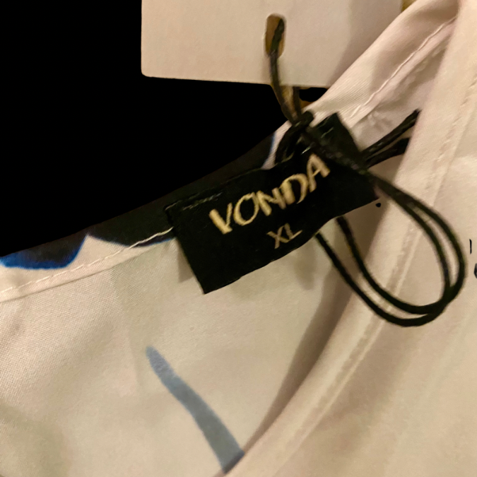 NWT Vonda White/ Navy Blue Watercolor Feather Maxi Dress - Extra Large