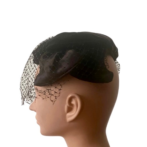 1940’s Real Vintage Union Made Black Satin & Velvet Helmet Hat w/ Veil