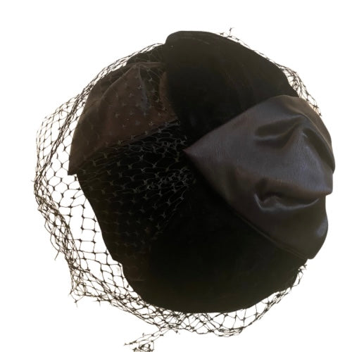 1940’s Real Vintage Union Made Black Satin & Velvet Helmet Hat w/ Veil