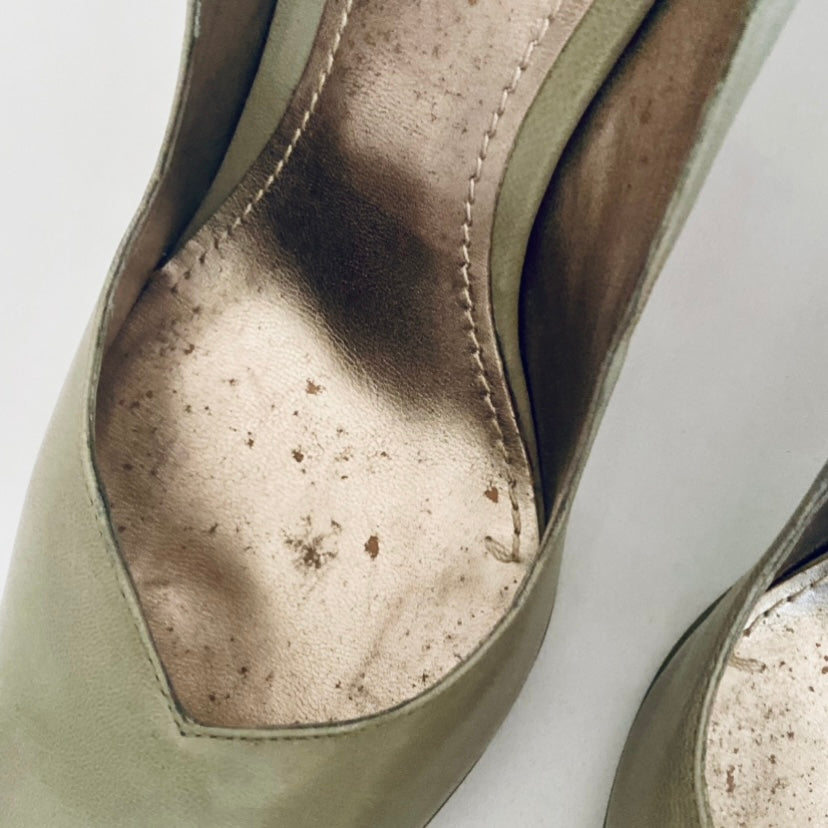 Sweet Green Vintage Pumps (8.5 M)