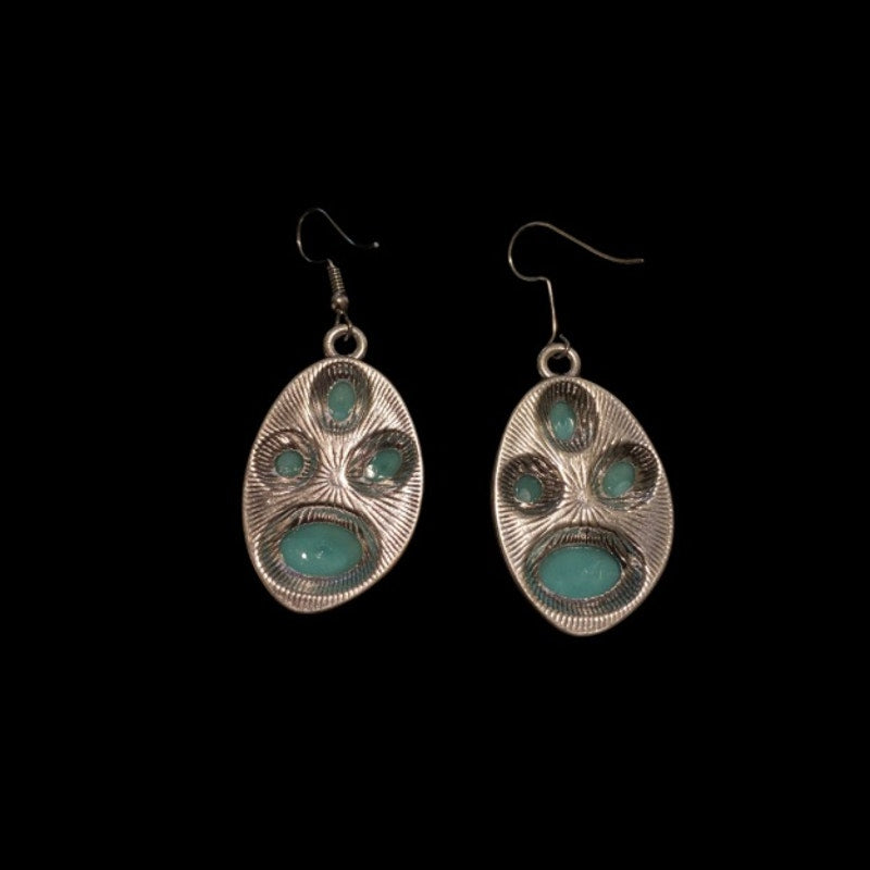 Southwestern Style Mock Turquoise Studded Silver Toned Abstract Oval Pendant Necklace and Earring Set