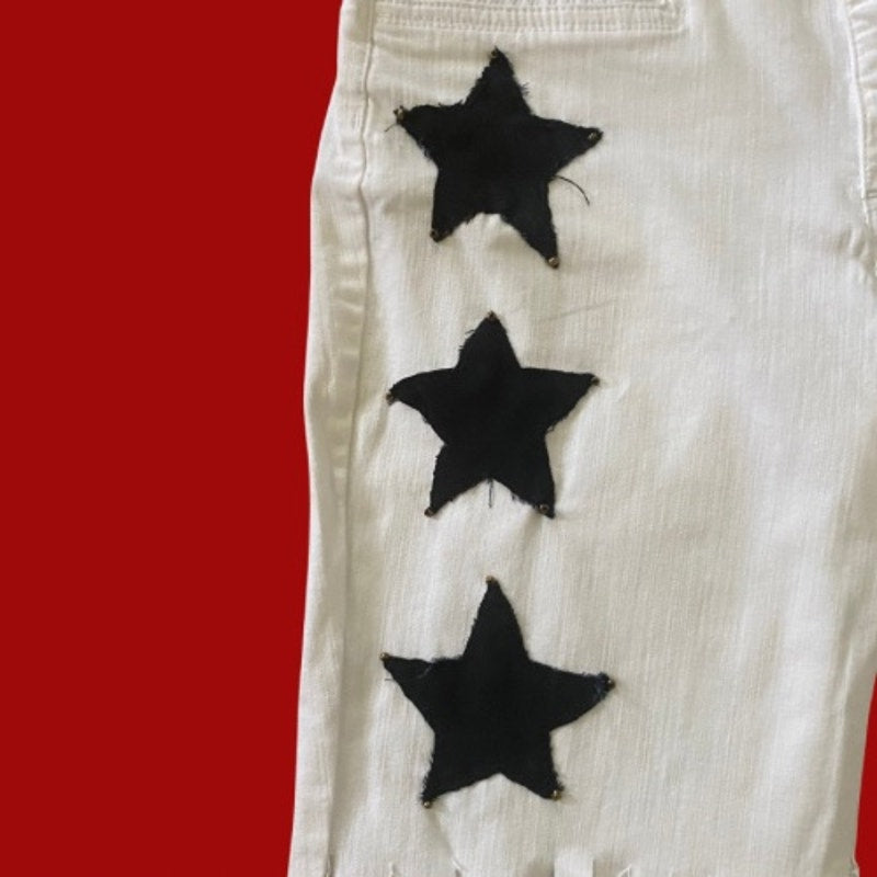 Upcycled White Denim Star Patch Fringe Hem Capris (8)