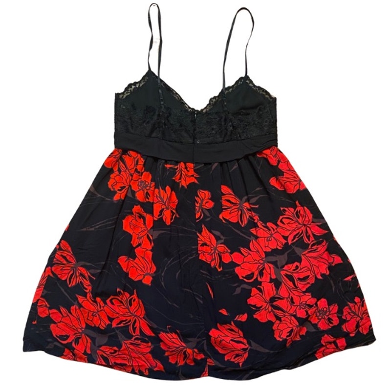 90’s Lacey Bust Black and Red Floral Babydoll Spaghetti Strap Dress (M)