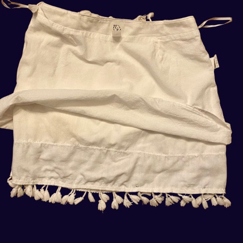 Embroidered Patchwork White/Yellow/Blue Beachside Sunset Tassel Hem Mini-Skirt (S)