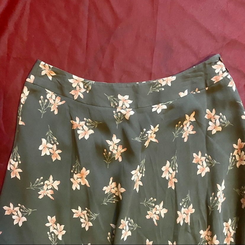 100% Silk Forest Green and Pastel Pink Floral Midi Skirt (6)