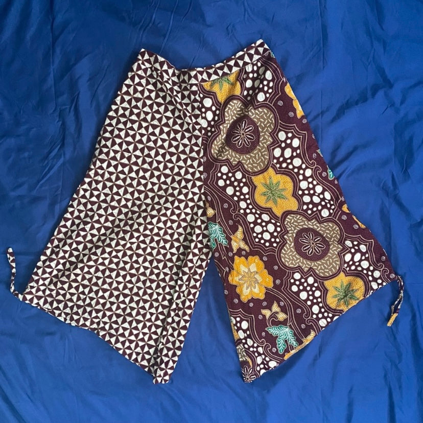 Vintage Handmade Ankara Split-print Capri Pants (M)