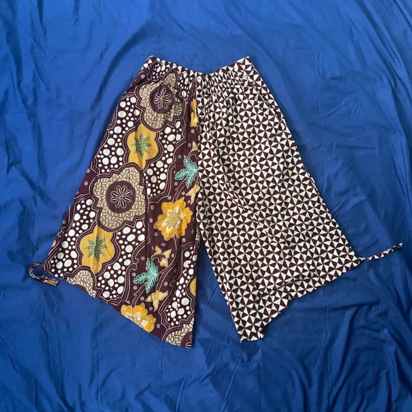 Vintage Handmade Ankara Split-print Capri Pants (M)