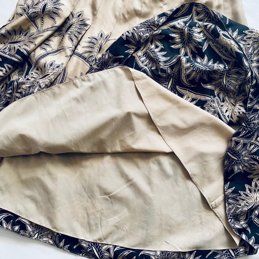 100% Silk Black & Tan Foliage-Patterned Circle Skirt (10)