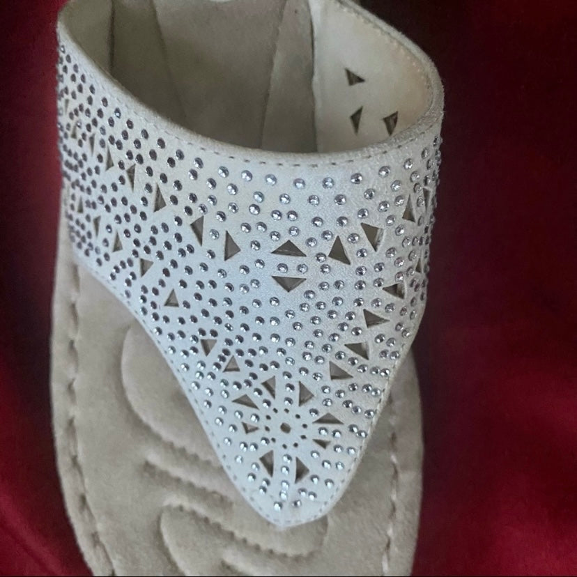 Mountain Sole White Rhinestone Studded Bling Thong Wedge Sandals (Size 9)