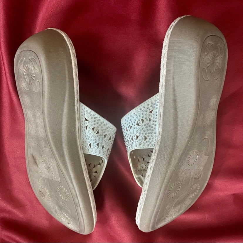 Mountain Sole White Rhinestone Studded Bling Thong Wedge Sandals (Size 9)