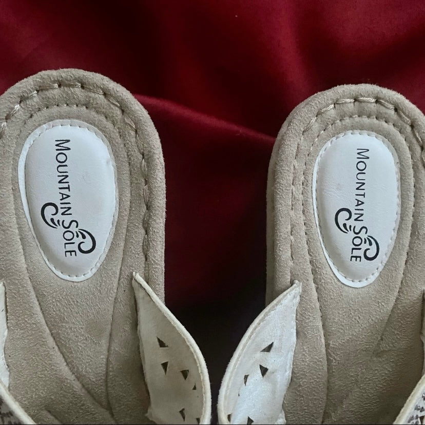 Mountain Sole White Rhinestone Studded Bling Thong Wedge Sandals (Size 9)