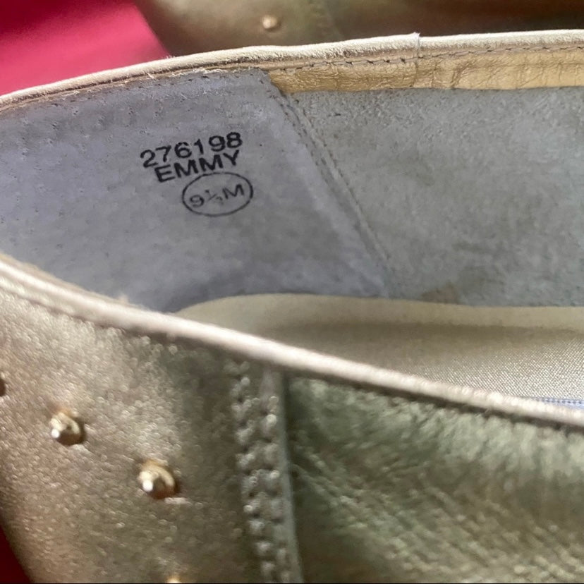 G. Wiz Emmy Gold/Green Shimmery Leather Studded Women’s Driving Flats (8.5 M)