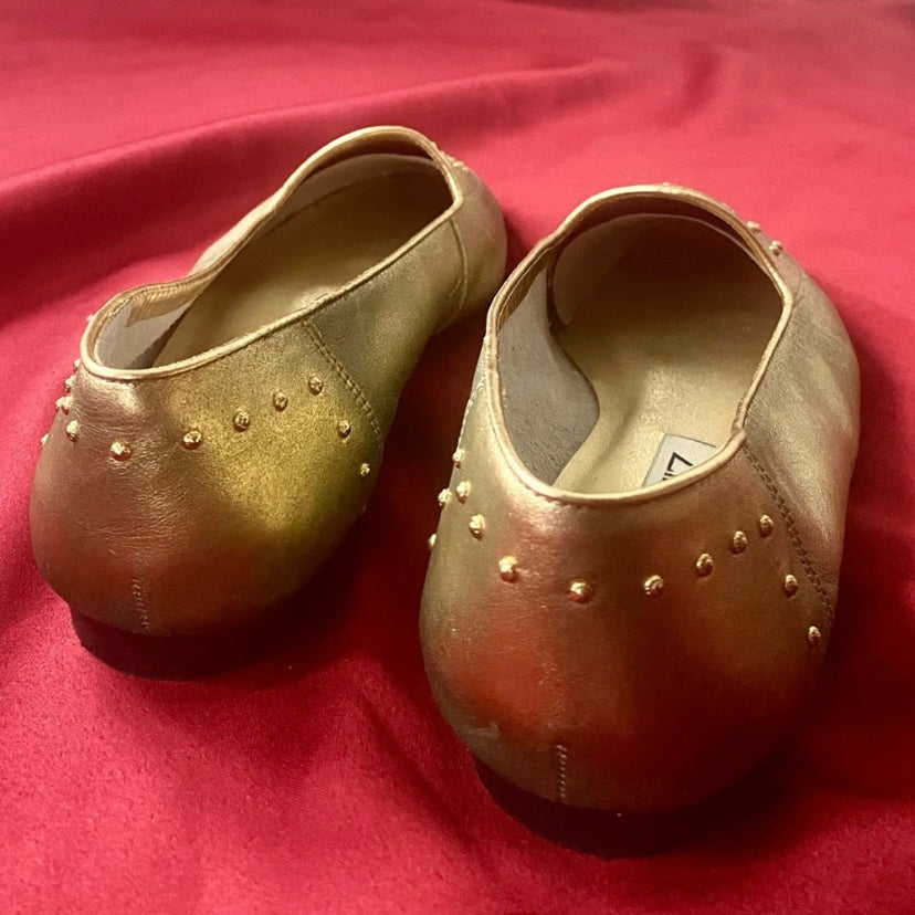 G. Wiz Emmy Gold/Green Shimmery Leather Studded Women’s Driving Flats (8.5 M)