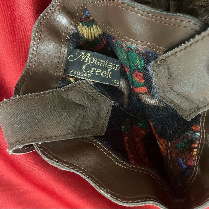 Vintage Mountain Creek Greige Distressed Leather Cowboy Boots w/ Silver Chain (Women's 9)